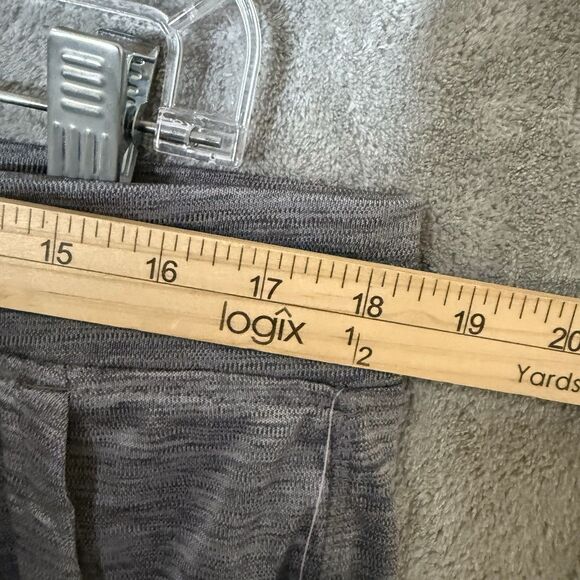 NWT Under Armour Women's Tech Capris 3/4 Pants XL Gray Athletic Gym New MSRP$40 - Picture 8 of 10
